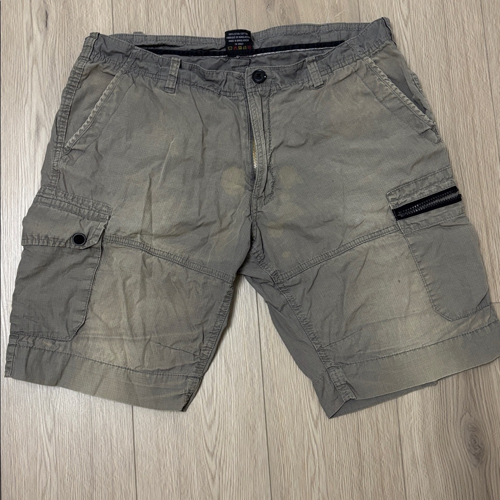 Men’s shorts size 36